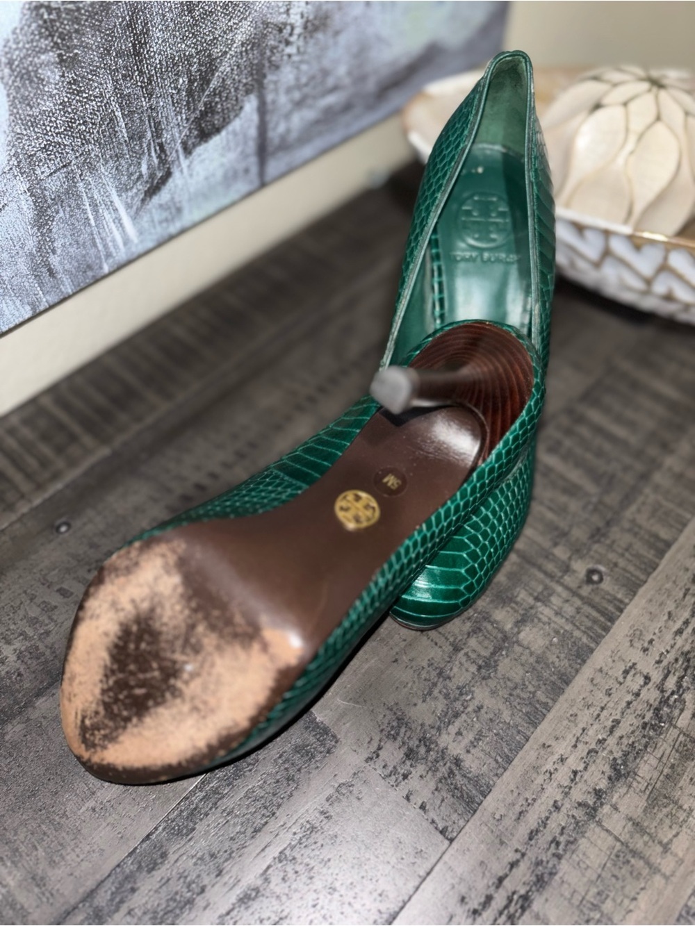 Tory Burch embossed leather animal print pumps BEAUTIFUL emerald green SZ 5 - Picture 4 of 8
